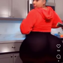 Do anybody know her name or have her video