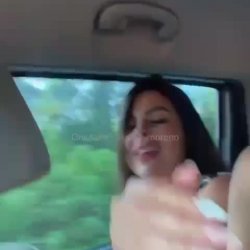 Gostosas ficando peladas no carro